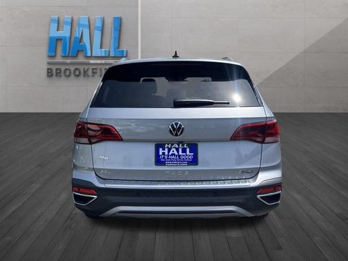 Pyrite Silver Metallic 2024 Volkswagen Taos 1.5T SEL