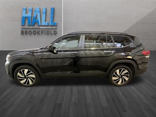 Deep Black Pearl Effect 2024 Volkswagen Atlas 2.0T SE