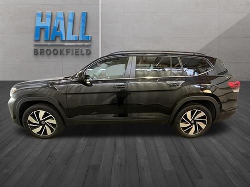 Deep Black Pearl Effect 2024 Volkswagen Atlas 2.0T SE