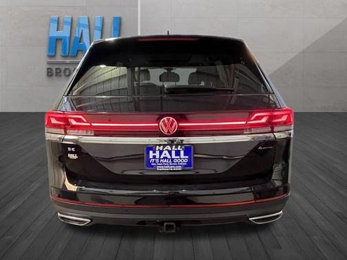 Deep Black Pearl Effect 2024 Volkswagen Atlas 2.0T SE