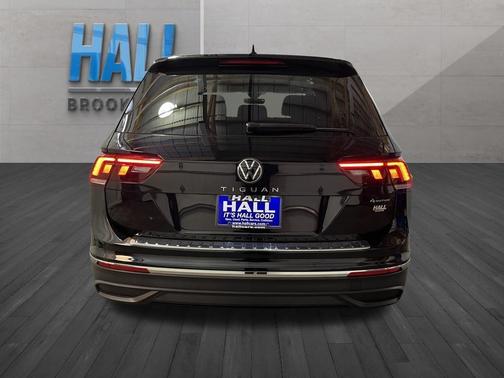 2024 Volkswagen Tiguan 2.0T Wolfsburg Edition