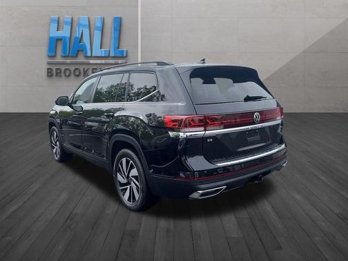 Deep Black Pearl Effect 2026 Volkswagen Atlas 2.0T SE w/Technology