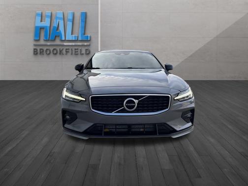 2019 Volvo S60 T6 R-Design