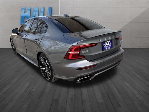 2019 Volvo S60 T6 R-Design