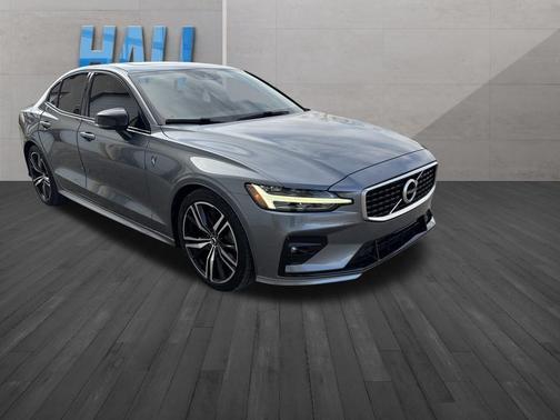 2019 Volvo S60 T6 R-Design