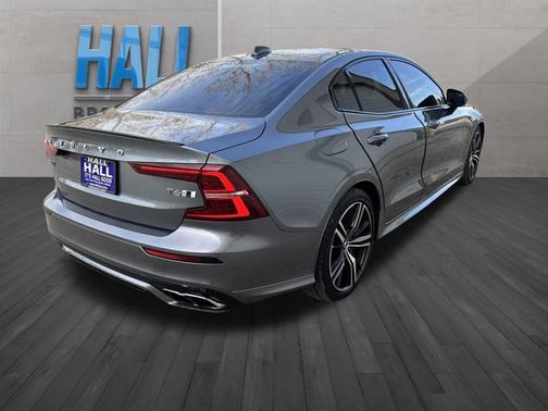 2019 Volvo S60 T6 R-Design