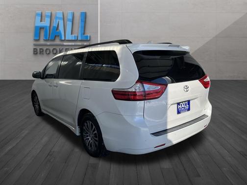 2019 Toyota Sienna XLE Premium