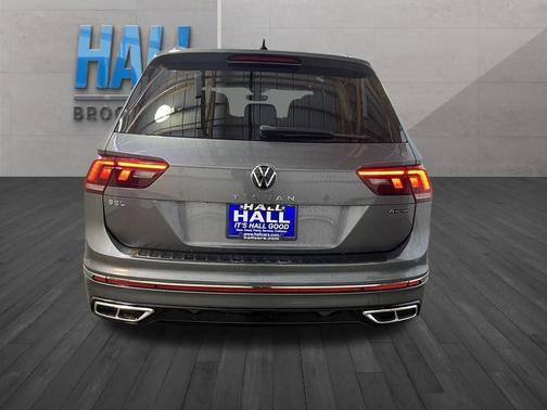 Platinum Gray Metallic 2023 Volkswagen Tiguan 2.0T SEL R-Line