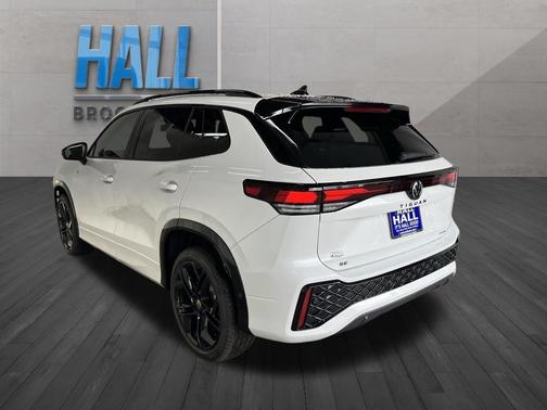 2025 Volkswagen Tiguan 2.0T SE R-Line Black