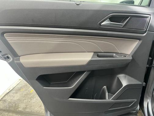 2023 Volkswagen Atlas 3.6L SE w/Technology