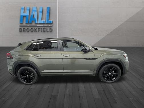 2026 Volkswagen Atlas Cross Sport 2.0T SEL R-Line Black