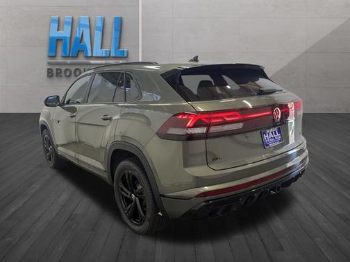 2026 Volkswagen Atlas Cross Sport 2.0T SEL R-Line Black