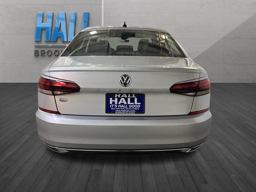 Reflex Silver Metallic 2020 Volkswagen Passat 2.0T SE