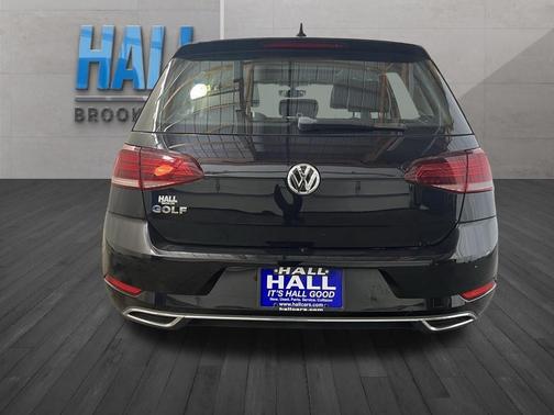 Deep Black Pearl Effect 2021 Volkswagen Golf 1.4T TSI