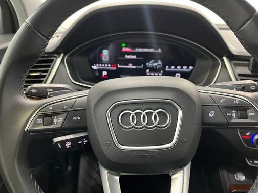 2023 Audi Q5 45 S line quattro Premium
