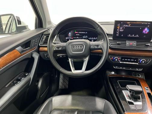 2023 Audi Q5 45 S line quattro Premium