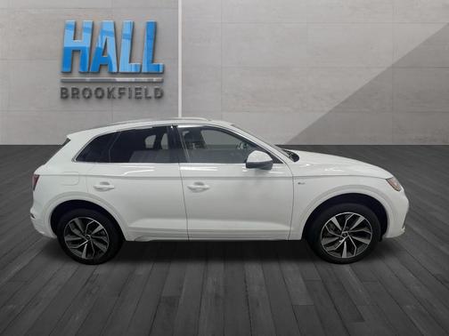 2023 Audi Q5 45 S line quattro Premium