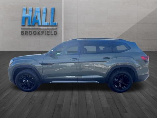 2024 Volkswagen Atlas 2.0T Peak Edition SEL