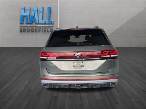 2024 Volkswagen Atlas 2.0T Peak Edition SEL