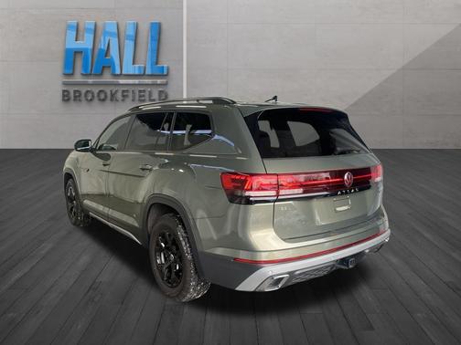 2024 Volkswagen Atlas 2.0T Peak Edition SEL