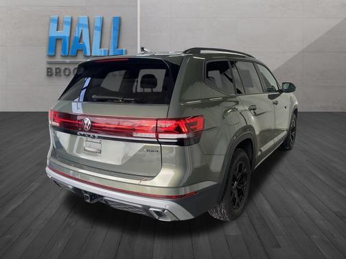 2024 Volkswagen Atlas 2.0T Peak Edition SEL