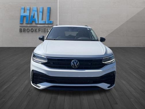 Opal White Pearl Effect 2024 Volkswagen Tiguan 2.0T SE R-Line Black