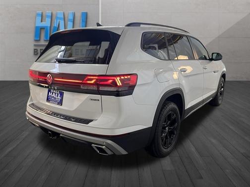 Opal White Pearl 2026 Volkswagen Atlas 2.0T Peak Edition