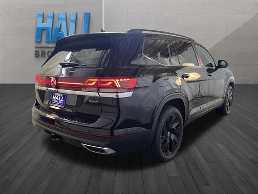 Deep Black Pearl 2026 Volkswagen Atlas 2.0T SE W/TECHNOLOGY