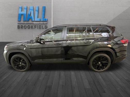 Deep Black Pearl 2026 Volkswagen Atlas 2.0T SE W/TECHNOLOGY