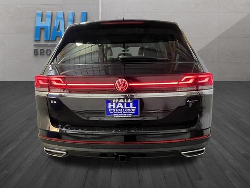 Deep Black Pearl 2026 Volkswagen Atlas 2.0T SE W/TECHNOLOGY