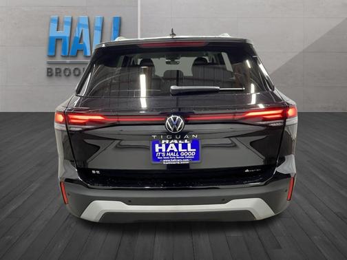 2025 Volkswagen Tiguan 2.0T SE