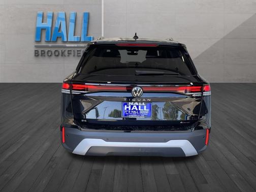 2025 Volkswagen Tiguan 2.0T SE