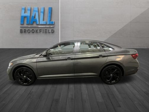 Platinum Gray Metallic 2025 Volkswagen Jetta 1.5T SE