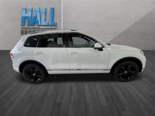 2017 Volkswagen Touareg V6 Wolfsburg Edition