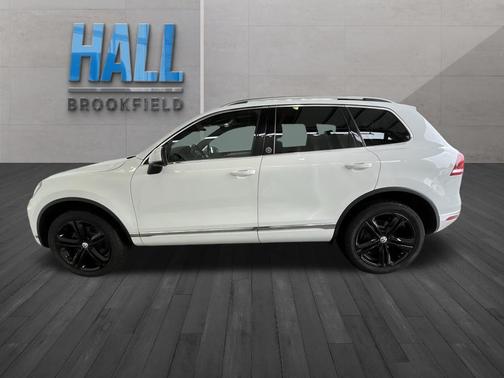 2017 Volkswagen Touareg V6 Wolfsburg Edition