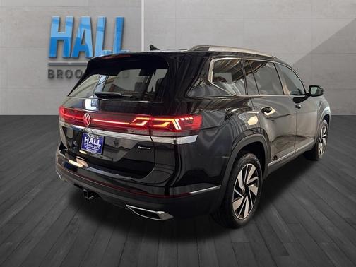Deep Black Pearl Effect 2024 Volkswagen Atlas 2.0T SEL