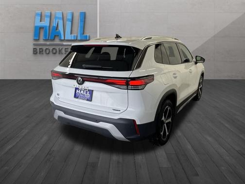 Pure White 2026 Volkswagen Tiguan 2.0T SE