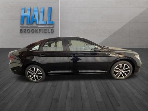 Deep Black Pearl 2026 Volkswagen Jetta 1.5T SE