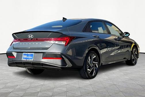 2025 Hyundai ELANTRA HEV SEL Sport