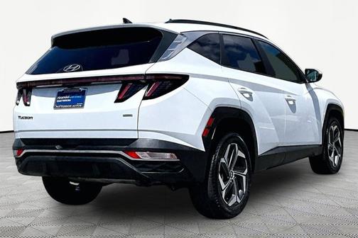 White 2023 Hyundai TUCSON SEL