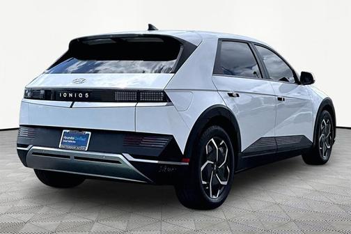 White 2024 Hyundai IONIQ 5 SE