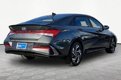 2025 Hyundai ELANTRA HEV SEL Sport