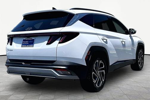 White 2025 Hyundai TUCSON Limited