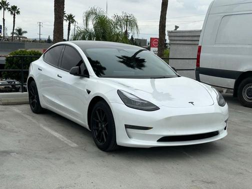 2022 Tesla Model 3 Long Range