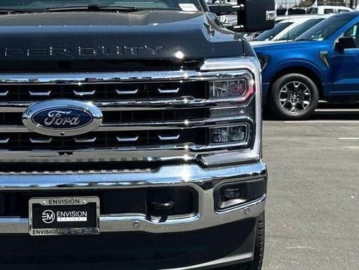 Agate Black Metallic 2025 Ford F-350 Lariat Super Duty