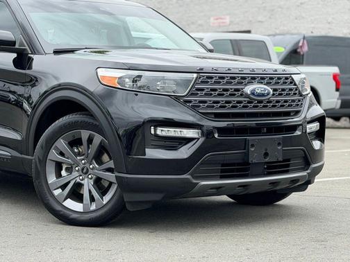 Black Metallic 2023 Ford Explorer XLT