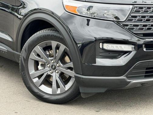 Black Metallic 2023 Ford Explorer XLT