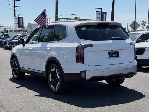White Pearl 2024 Kia Telluride EX