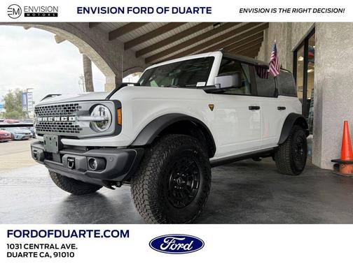 Oxford White 2026 Ford Bronco Badlands