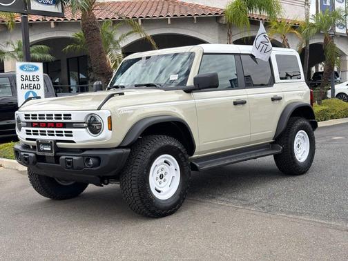 Desert Sand 2026 Ford Bronco Heritage Edition